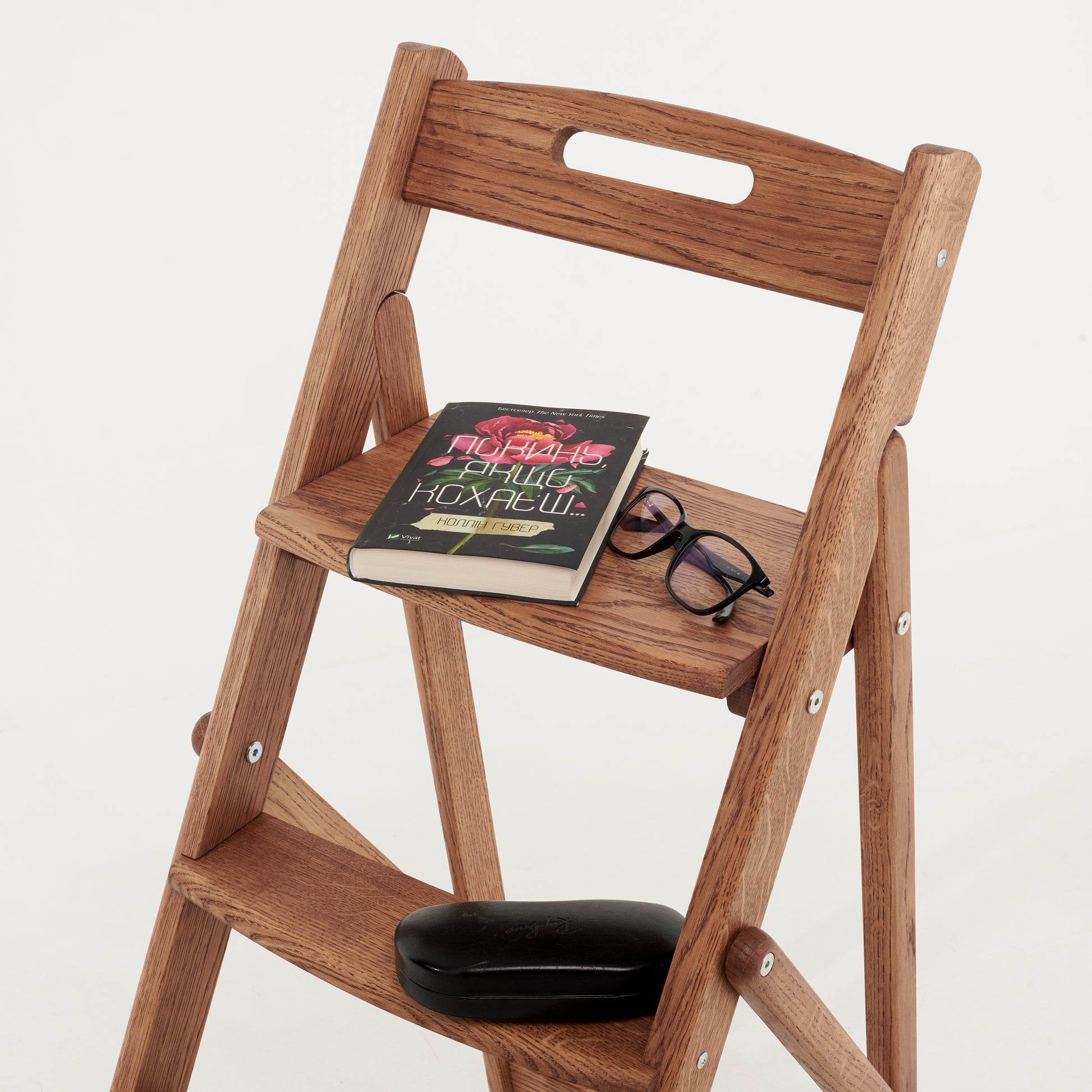 Decorative step ladder for flowers or books