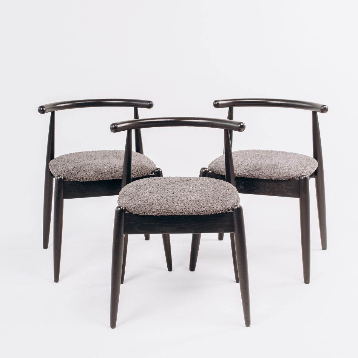 Black oak chair premium