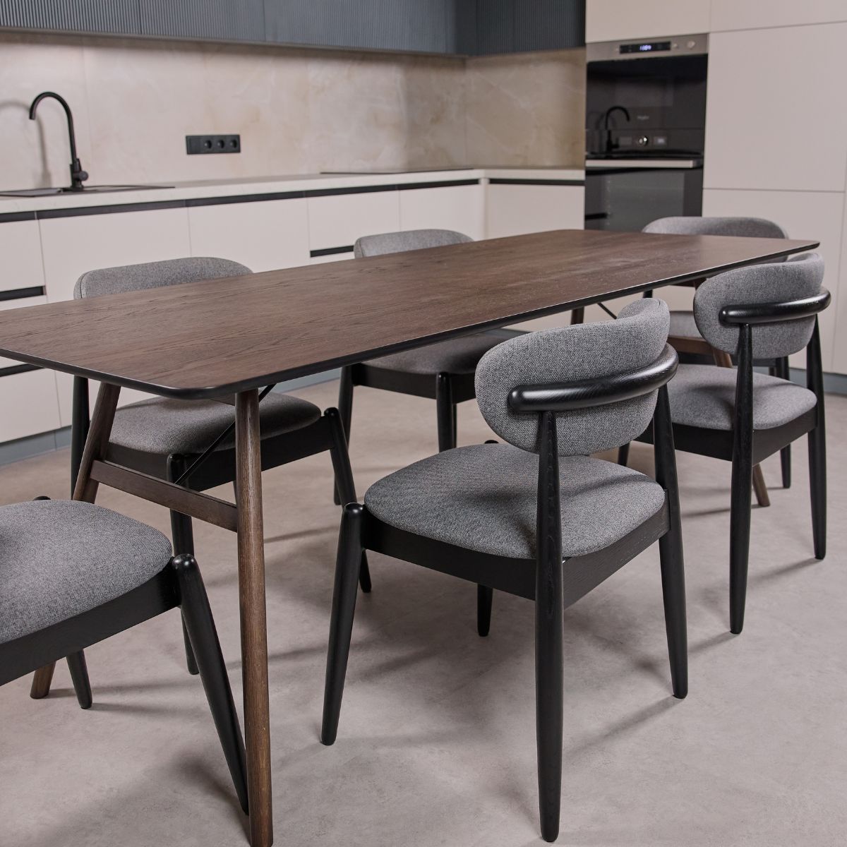 dining table tabletop detail with natural oak veneer